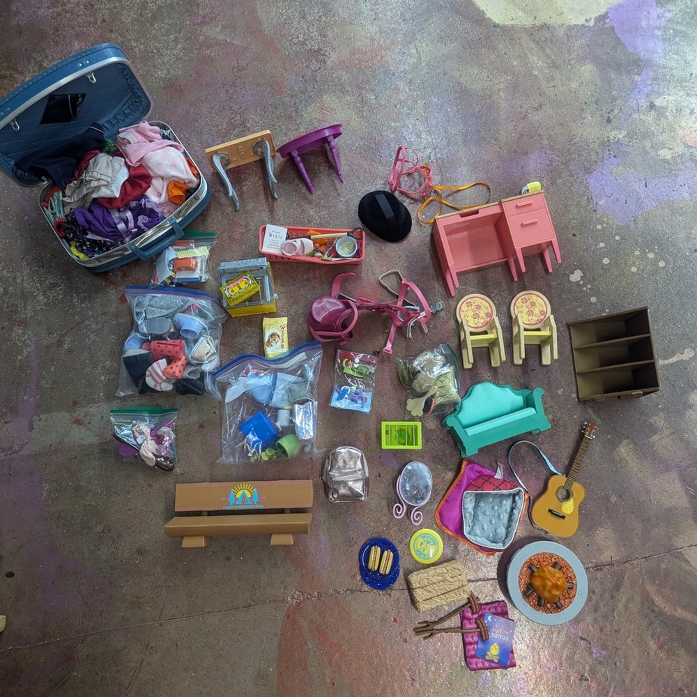 American girl doll  Dollhouse Furniture, clothes  and Accessories Set